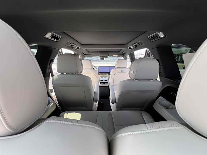 Фото 9 - LiXiang L8