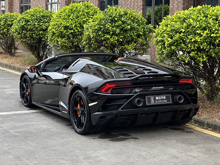 Фото 3 - Lamborghini Huracán