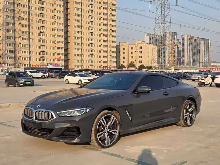 Photo 1 - BMW 8 Series