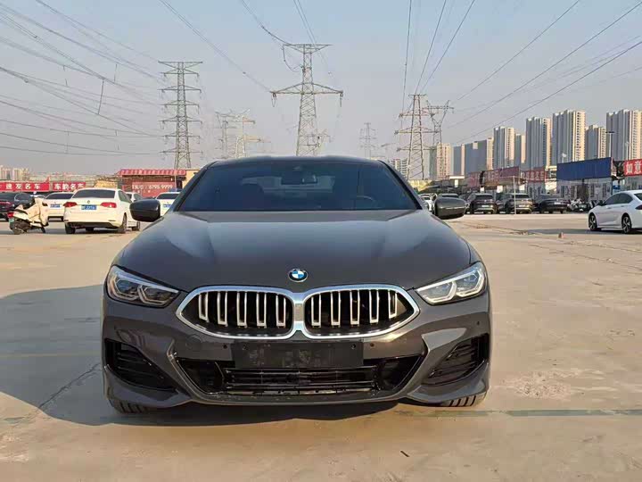 Photo 2 - BMW 8 Series