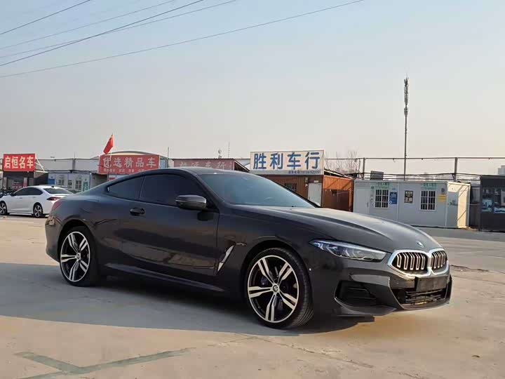 Photo 3 - BMW 8 Series