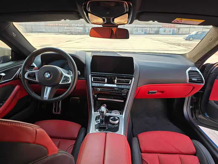 Photo 5 - BMW 8 Series