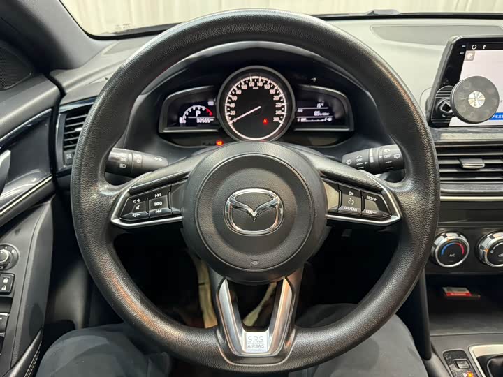 Фото 7 - Mazda CX-4