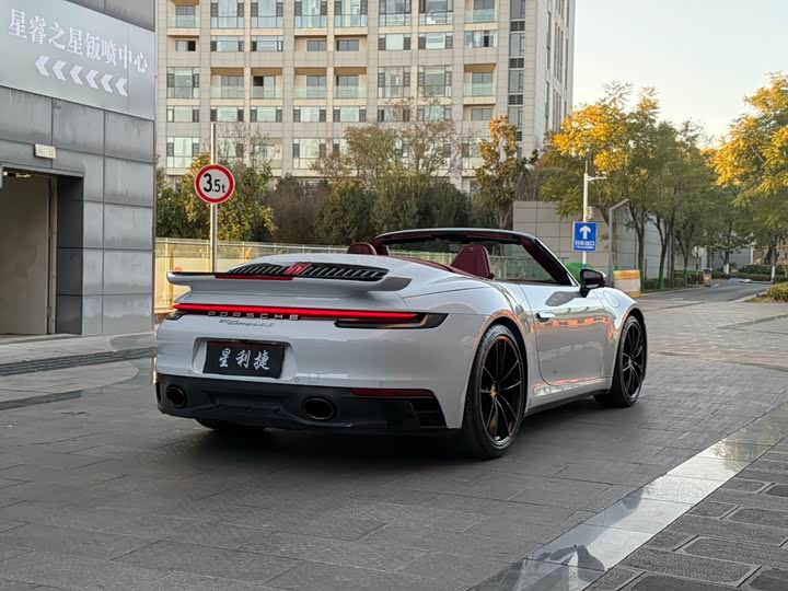 Фото 3 - Porsche 911