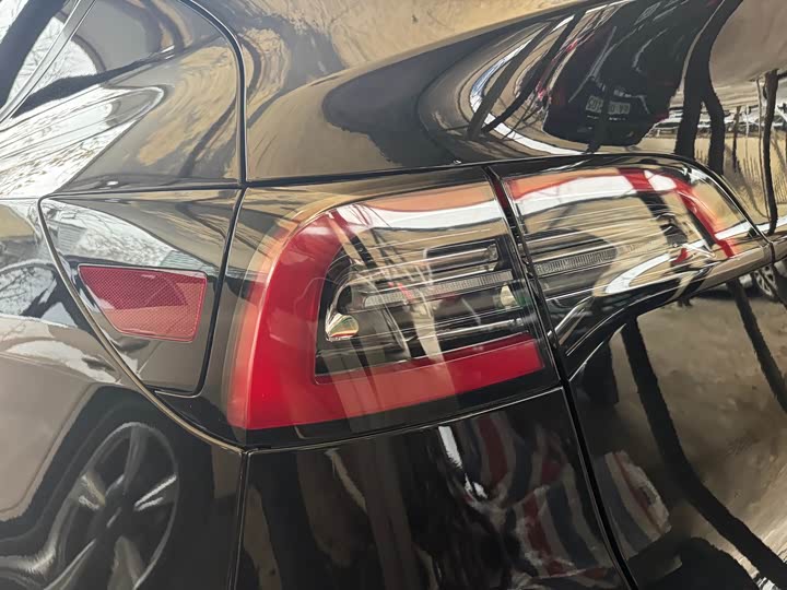 Фото 6 - Tesla Model Y