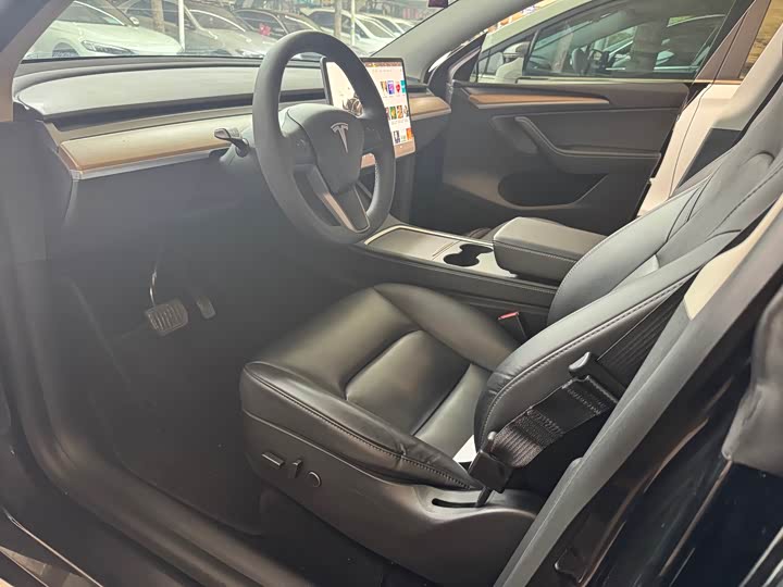 Фото 7 - Tesla Model Y