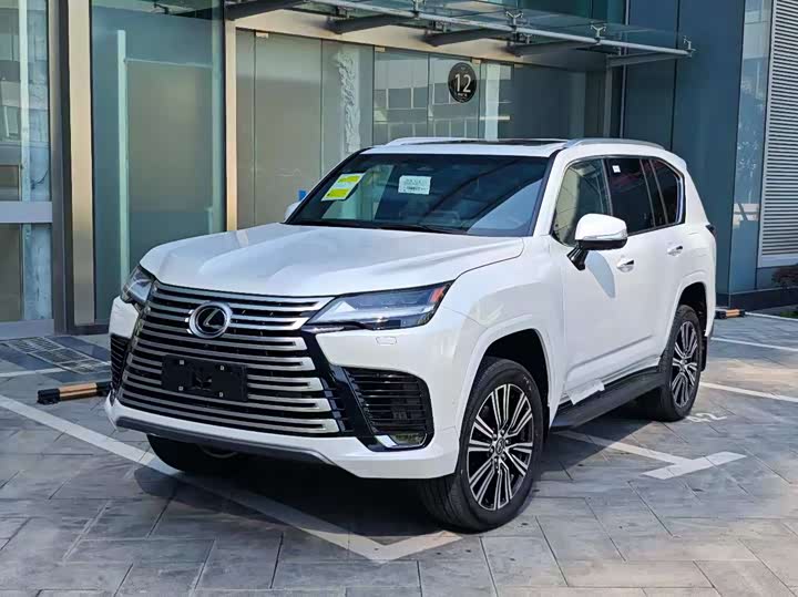 Фото 1 - Lexus LX