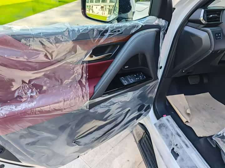 Фото 15 - Lexus LX