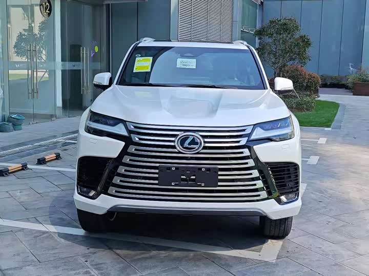 Фото 2 - Lexus LX