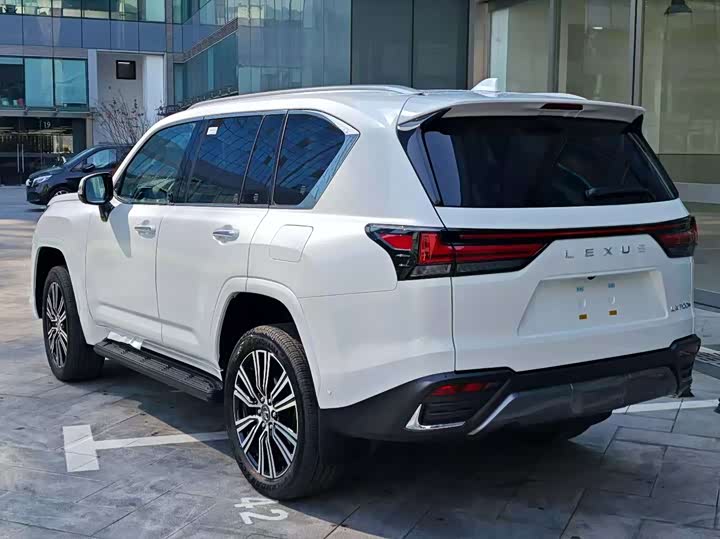 Фото 5 - Lexus LX