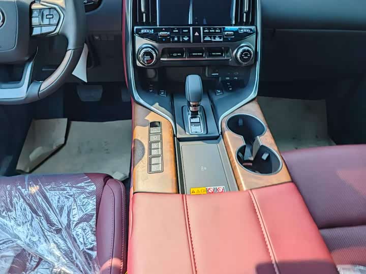 Фото 9 - Lexus LX