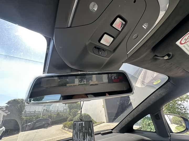 Фото 8 - HiPhi X