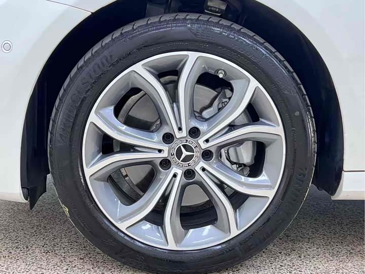 Photo 6 - Mercedes-Benz E-Class