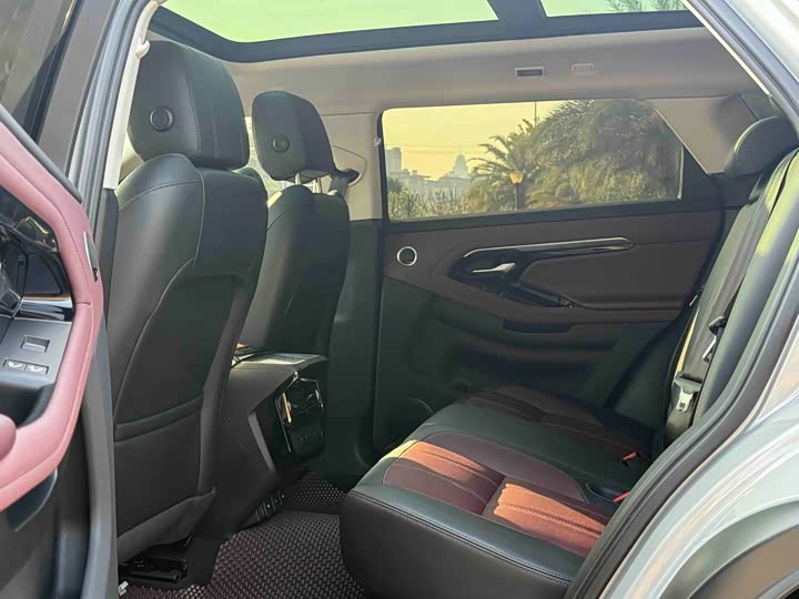 Фото 6 - Land Rover Range Rover Evoque L