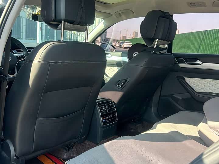 Фото 6 - Volkswagen Magotan