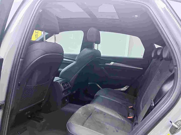 Photo 7 - Audi Q5L Sportback