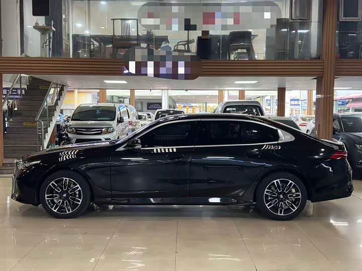 Фото 3 - BMW 5 Series