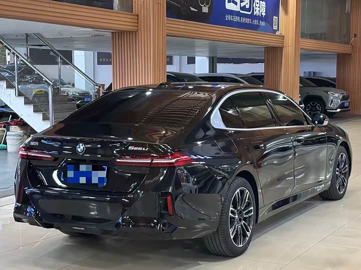 Фото 5 - BMW 5 Series