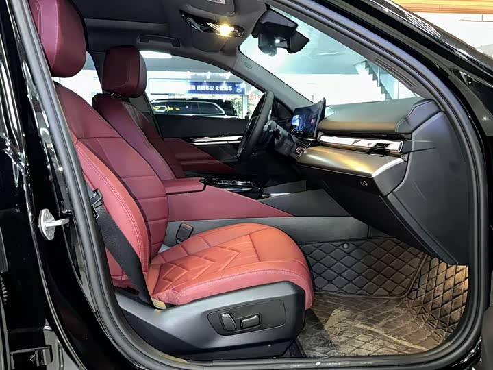 Фото 8 - BMW 5 Series