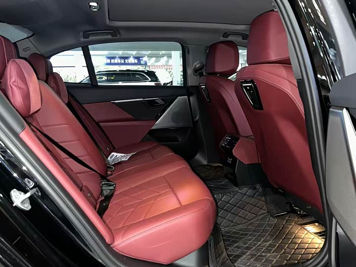 Фото 9 - BMW 5 Series