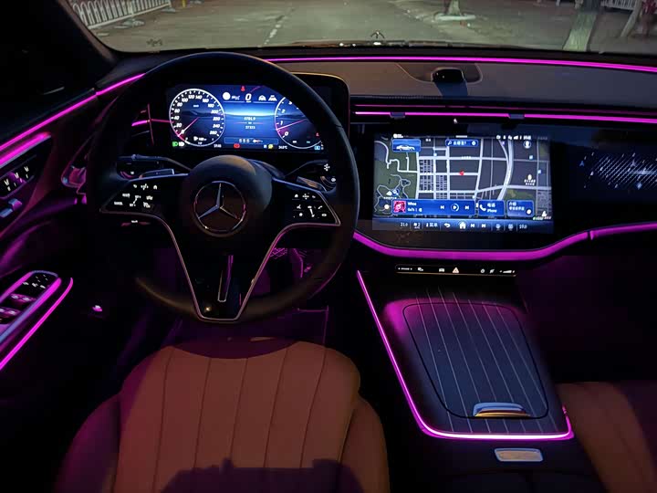 Photo 9 - Mercedes-Benz E-Class