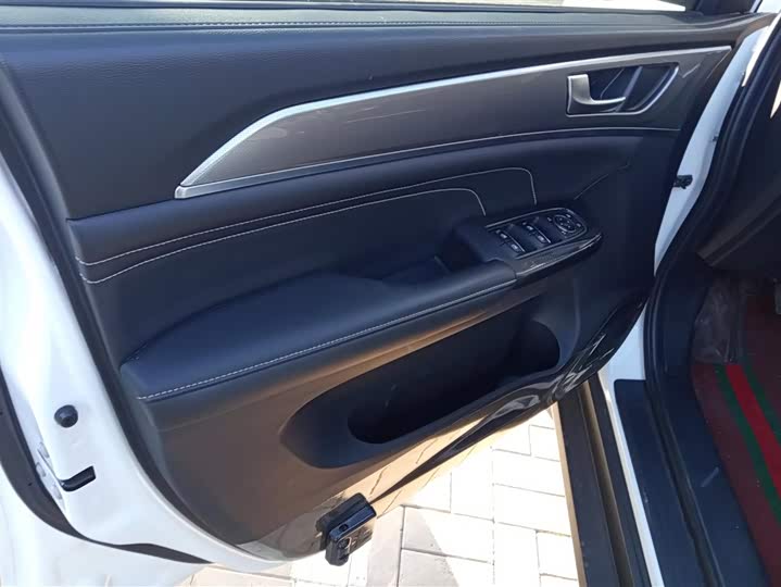 Фото 7 - Haval M6