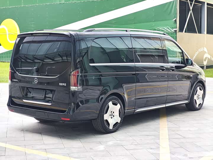 Фото 5 - Mercedes-Benz V-Class