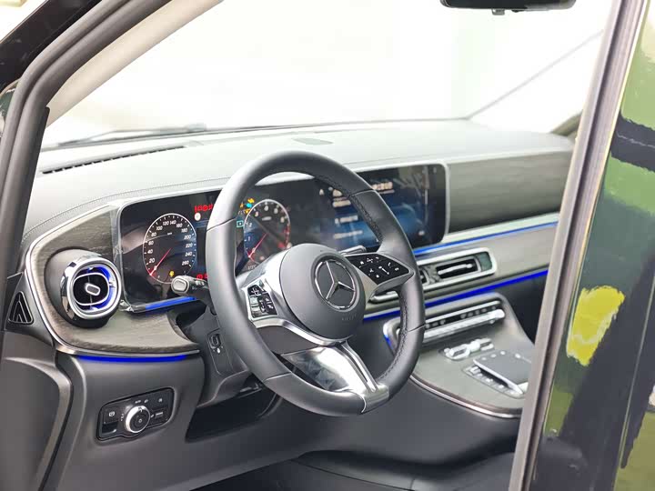 Фото 7 - Mercedes-Benz V-Class