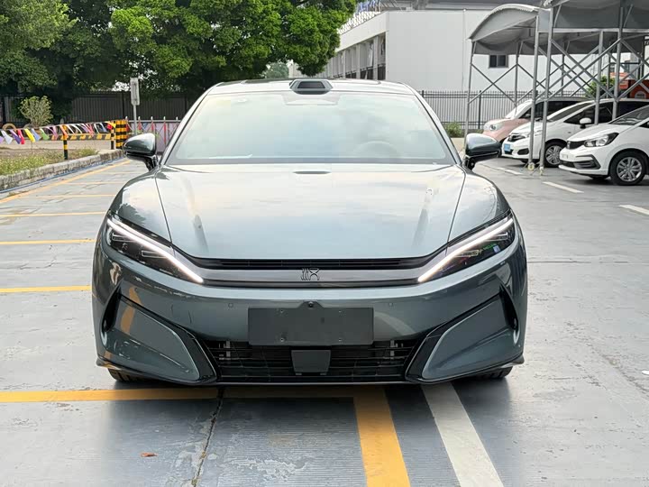 Фото 2 - BYD Han L