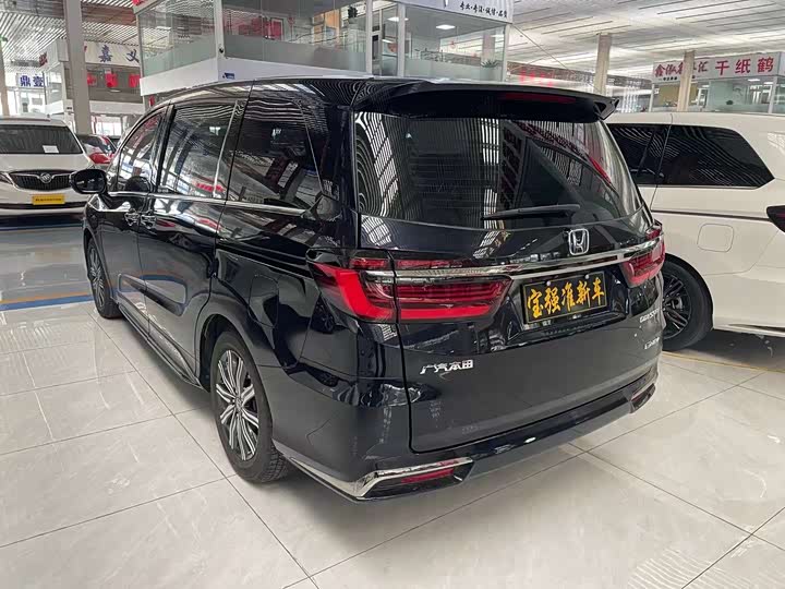 Фото 7 - Honda Odyssey