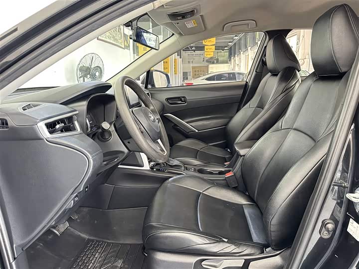 Photo 4 - Toyota Frontlander