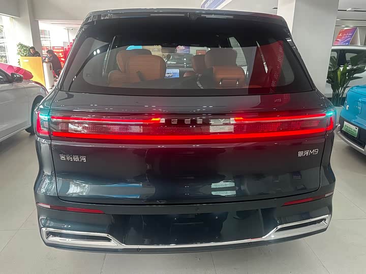 Фото 4 - Geely Galaxy M9