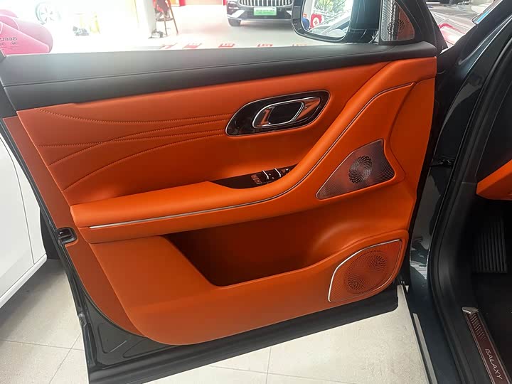 Фото 7 - Geely Galaxy M9