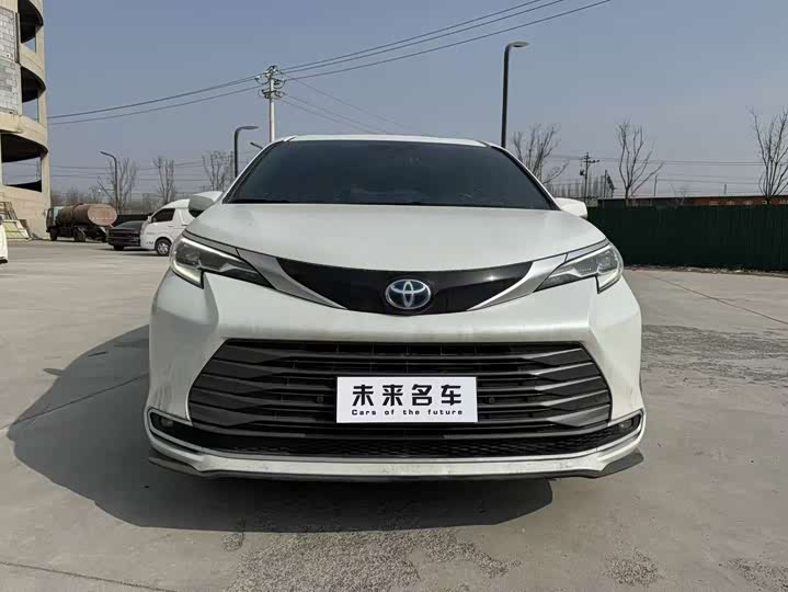 Фото 2 - Toyota Sienna