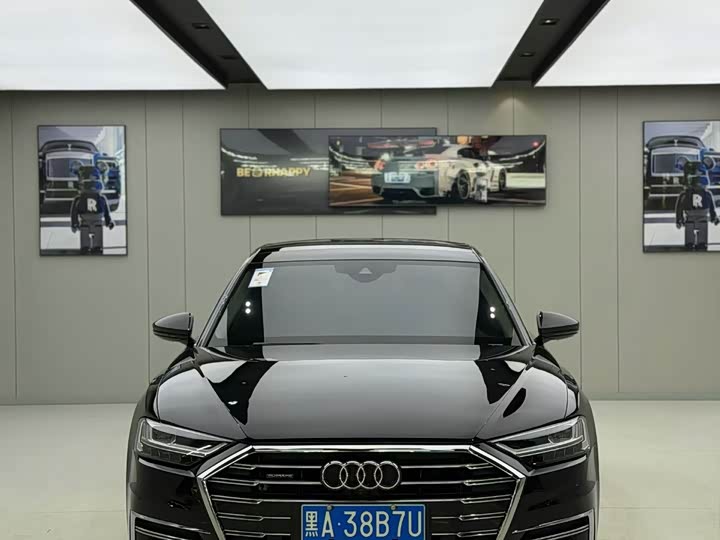 Фото 2 - Audi A8