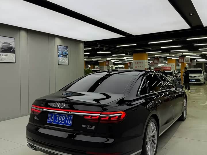 Фото 6 - Audi A8