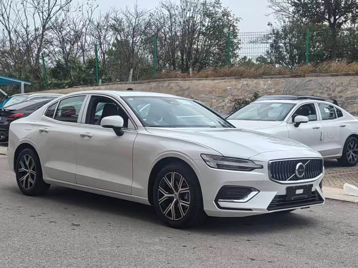 Фото 3 - Volvo S60