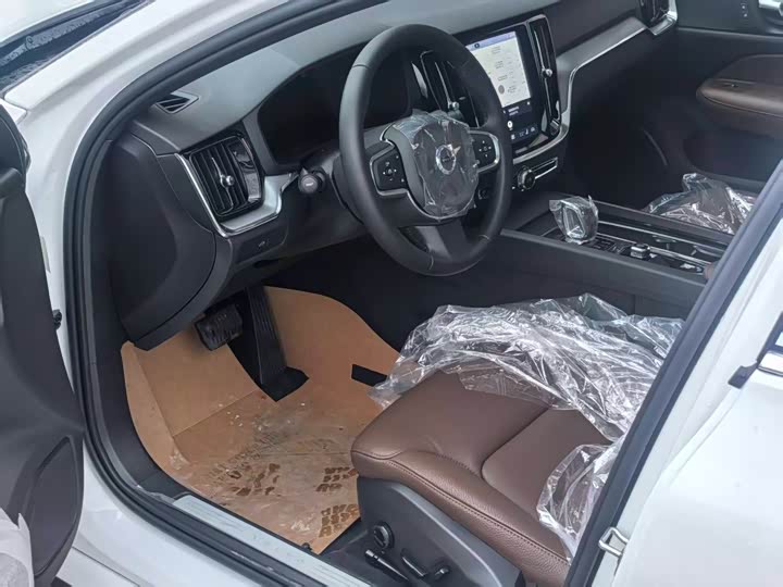 Фото 6 - Volvo S60