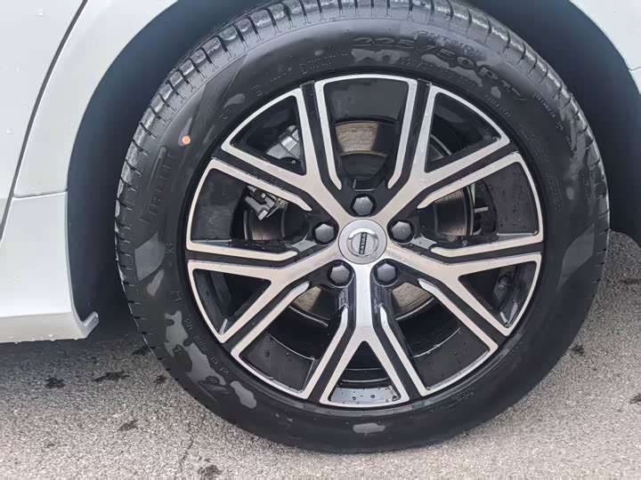 Фото 8 - Volvo S60