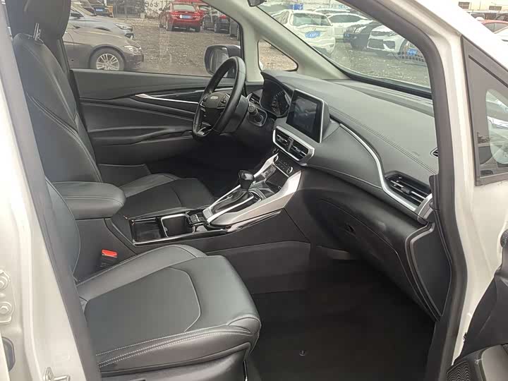 Фото 8 - Maxus G50