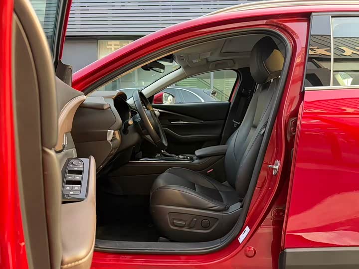 Фото 5 - Mazda CX-30