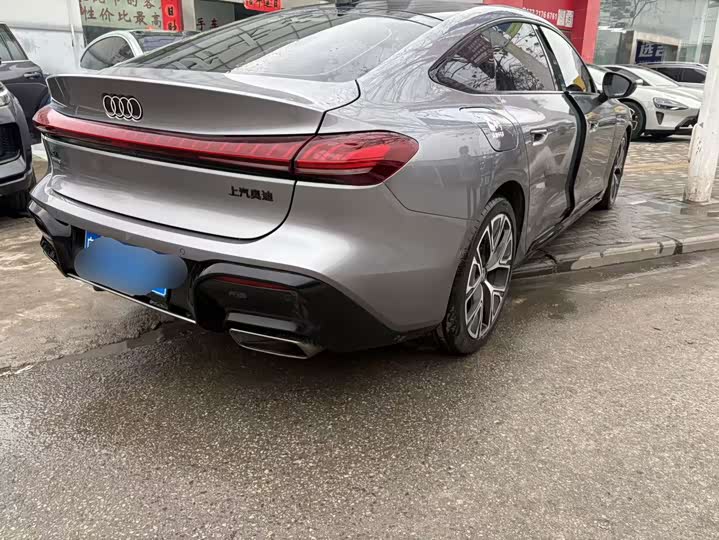 Фото 7 - Audi A5L Sportback