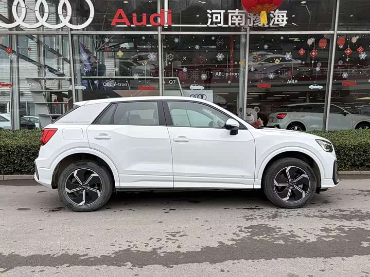 Фото 2 - Audi Q2L e-tron