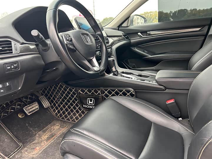 Фото 3 - Honda Accord