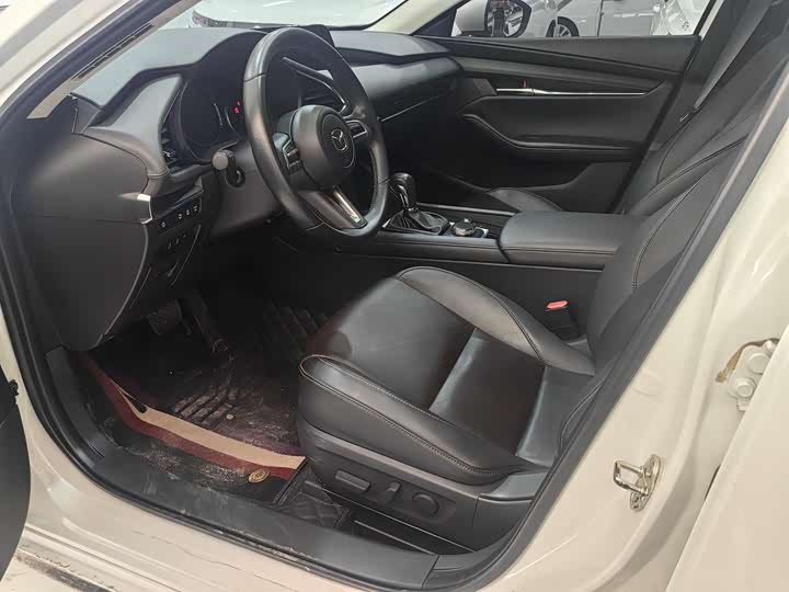 Photo 8 - Mazda 3 (Axela)