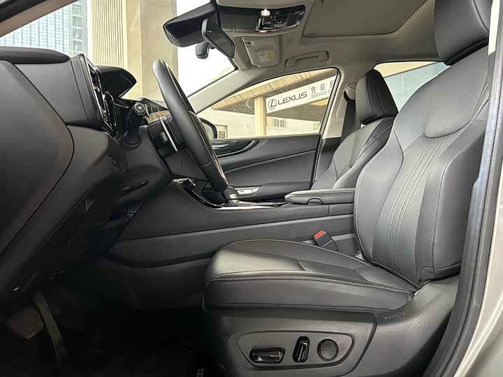 Фото 8 - Lexus NX