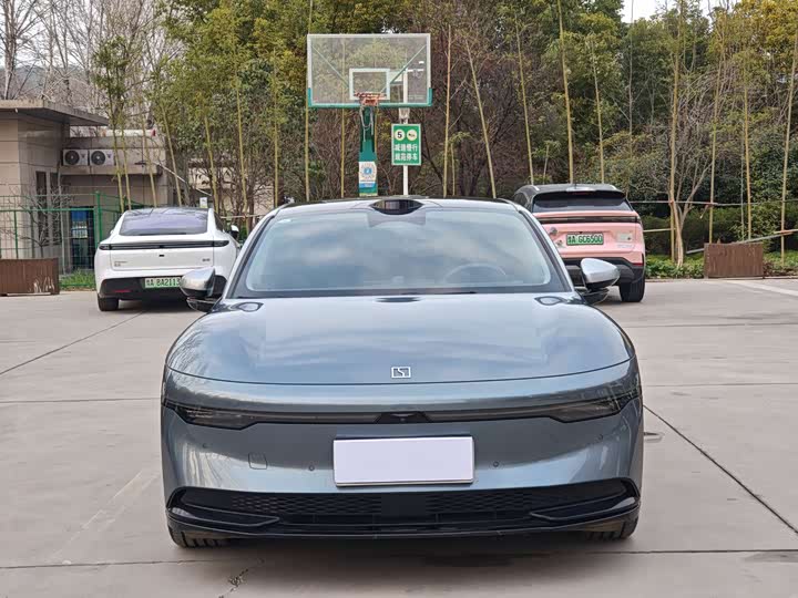 Фото 3 - Zeekr 007