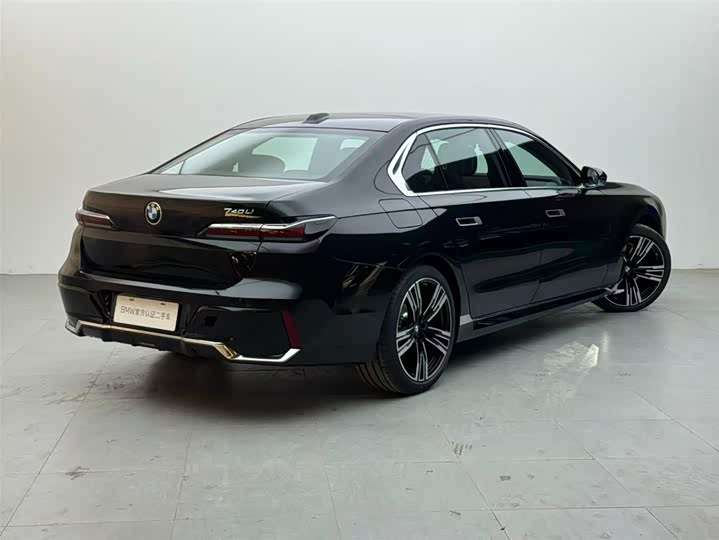 Фото 4 - BMW 7 Series