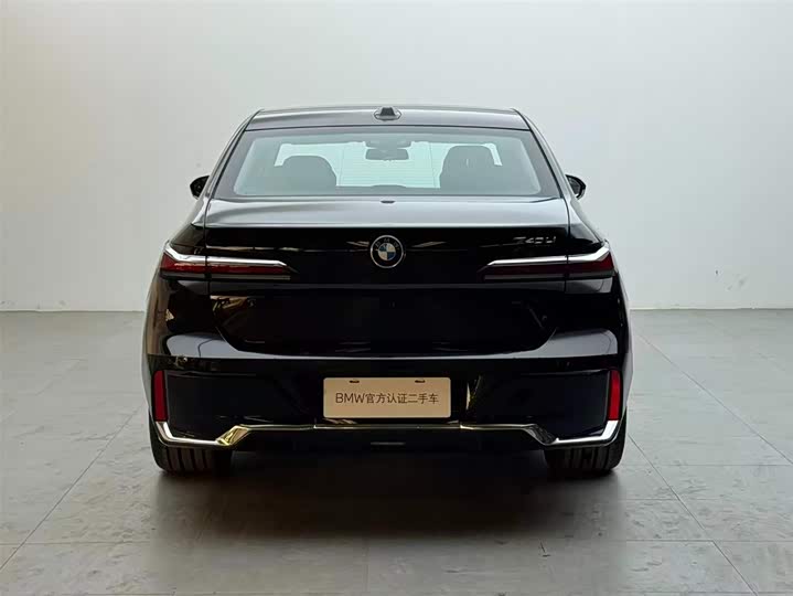 Фото 5 - BMW 7 Series