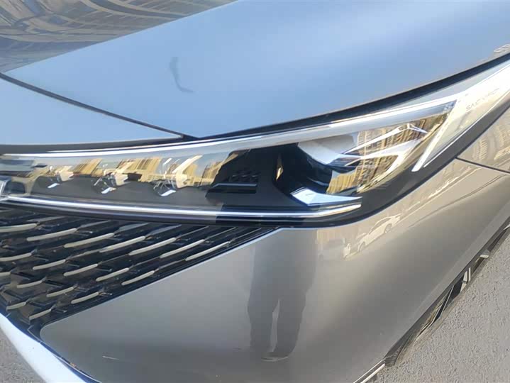 Фото 5 - Roewe RX5